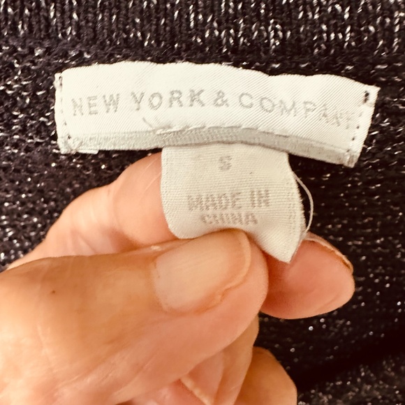 New York & Company Black w/ Silver Metallic V-Neck 3/4 Sleeve Knit Top Sz. Small - Picture 2 of 9